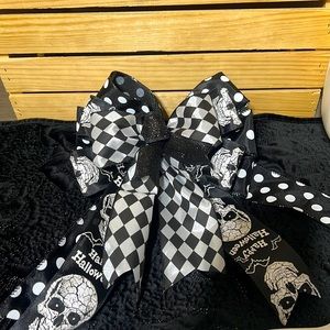 Handmade Halloween 👻 Bow
